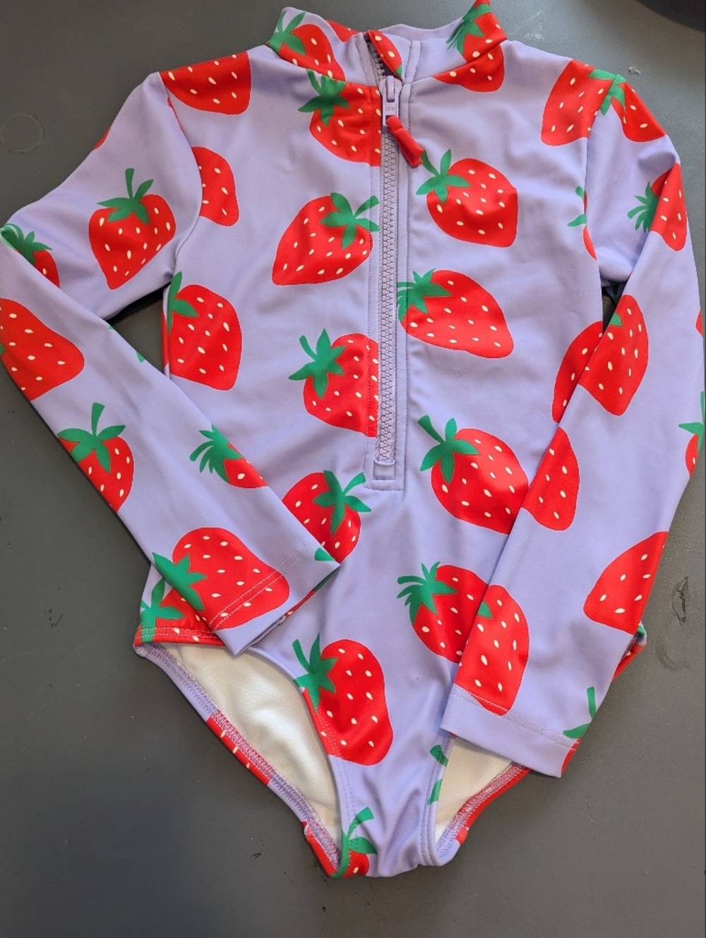 Mini Boden Girls Strawberry Rash Guard Sunsuit Size 3/4 Toddler